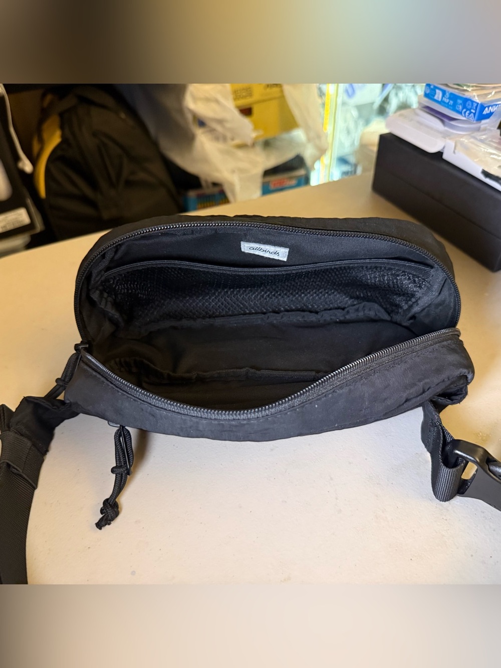 Allbirds Sling / Belt Bag, 1.5L Recycled Nylon - Black - Picture 3 of 6